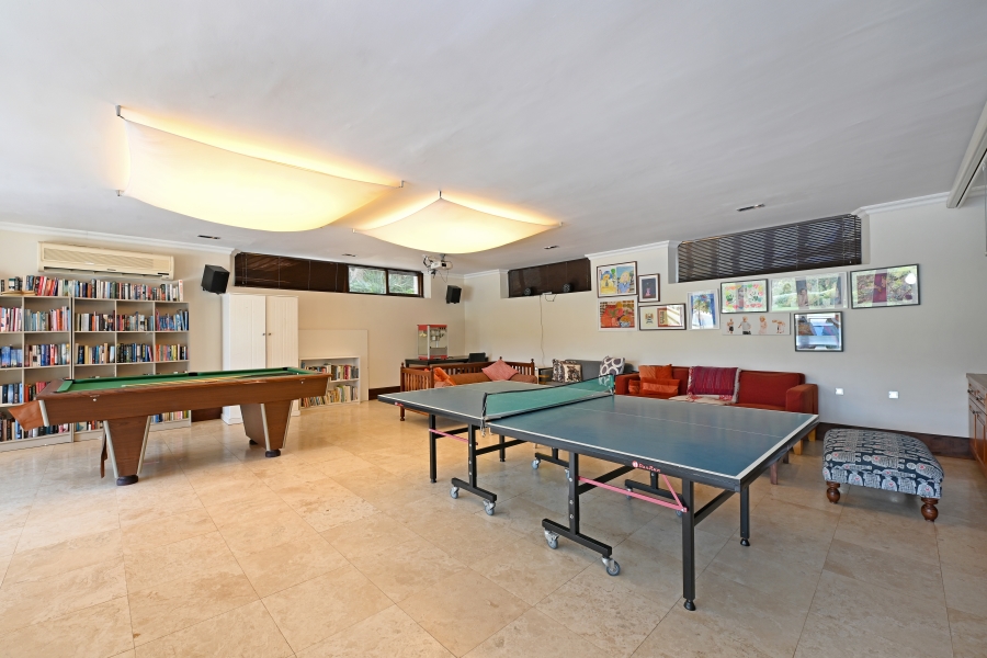 To Let 6 Bedroom Property for Rent in Constantia Western Cape